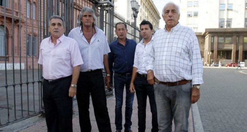 Anuncian un paro de transporte para el 1º de mayo