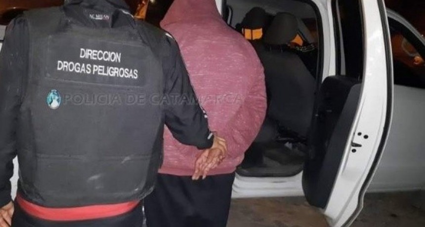 Arrestan a cuatro jóvenes con droga