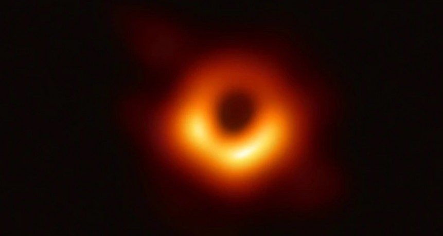 Científicos presentaron la primera imagen de un agujero negro: 
