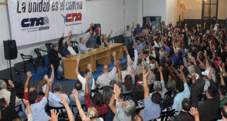 Moyano y las dos CTA confirman un paro nacional contra la política de Macri