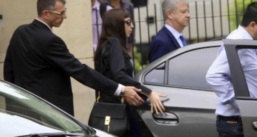 Peritos médicos informarán a la Justicia si Florencia Kirchner puede volver al país