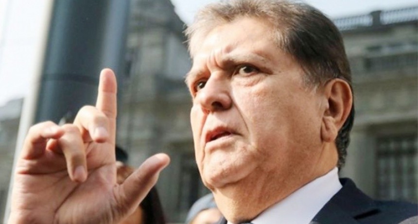 El expresidente de Perú se disparó cuando intentaron detenerlo