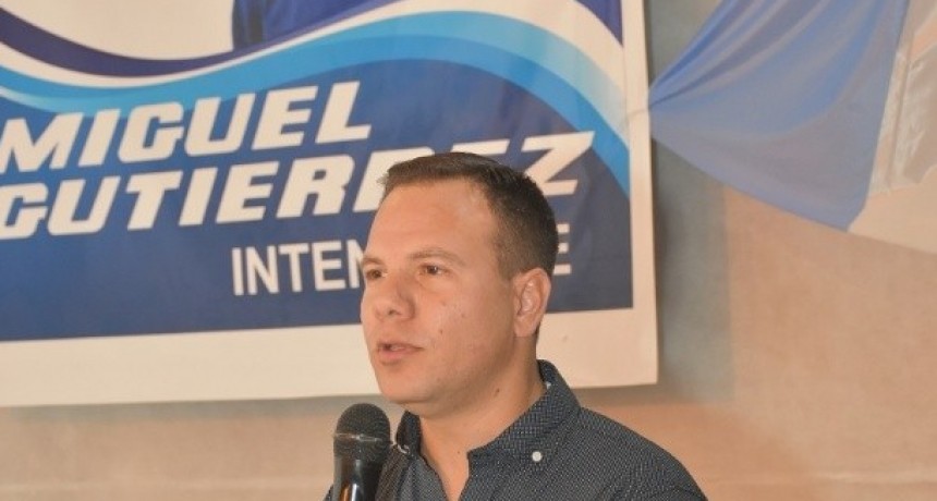 Precandidato lanz&oacute; la garrafa social