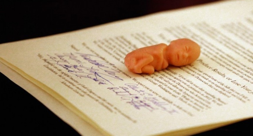 Un juez otorgó derechos legales a un niño abortado después de que el padre demandó a la clínica de abortos