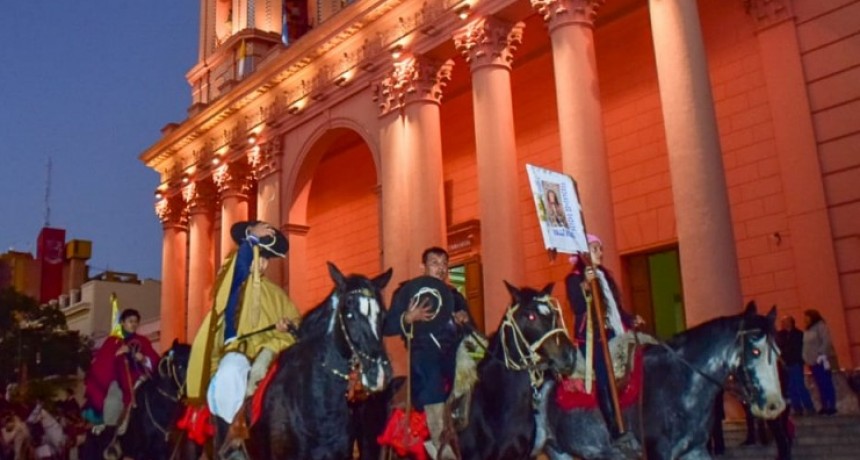 Fe y tradición en multitudinario homenaje a la Virgen 