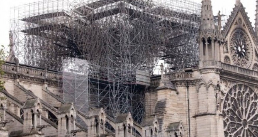 Notre Dame quedó muy frágil y no resistiría un viento de 90 km por hora