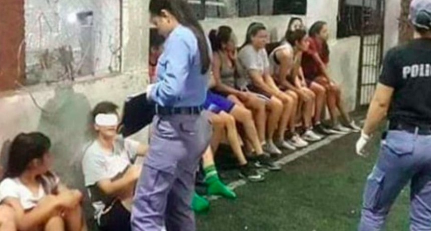 Detienen a 11 mujeres por violar la cuarentena para jugar al fútbol en Chaco