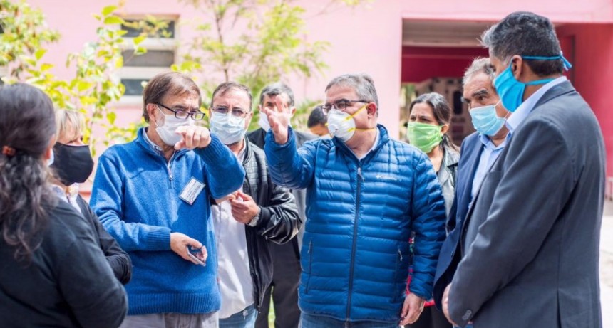 Para mejorar hospitales Raúl recorrió el oeste provincial  