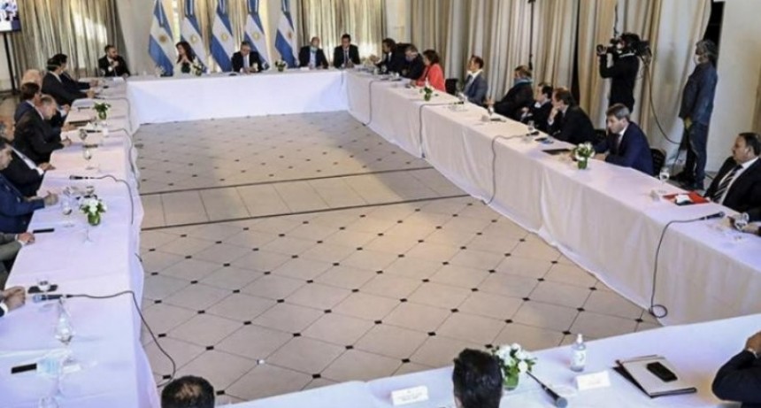 El Gobierno propuso empezar a pagar la deuda en 3 años con quita del 62% en intereses