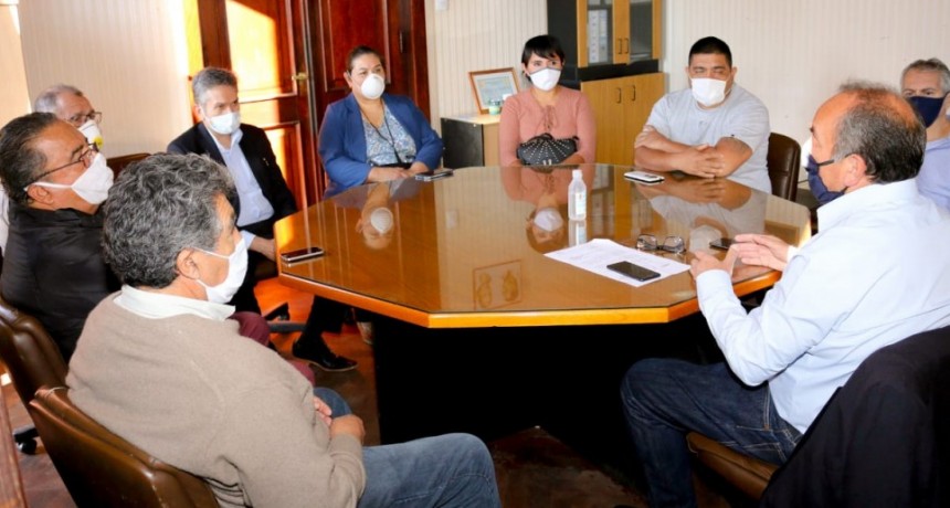 Jorge Moreno aseguró pago de sueldos a estatales provinciales