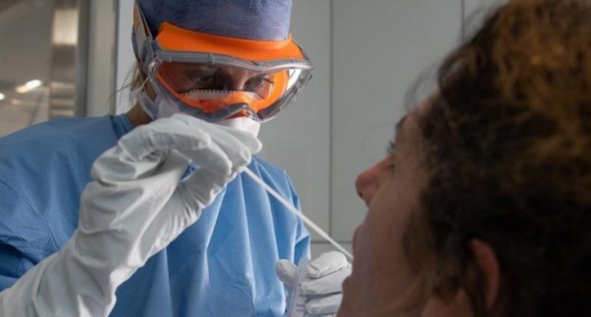 Argentina está entre los países con mayor cantidad de médicos contagiados con coronavirus