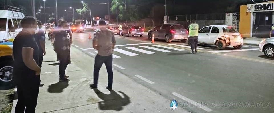 La Policía secuestró más de cien vehículos y notificó a más de un centenar de personas