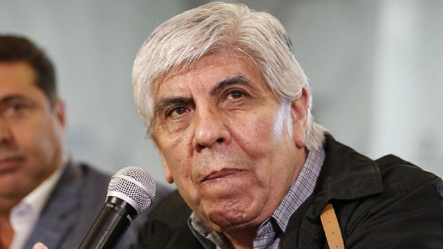 Moyano pidi&oacute; 27 % de paritarias y no descart&oacute; un paro nacional