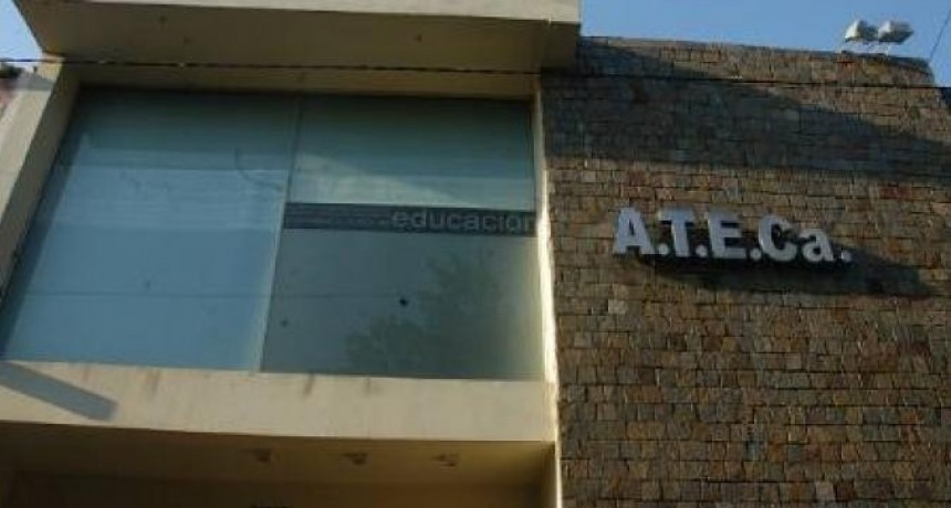 Para los docentes, la titularización no debió ser por decreto sino por concurso, como lo establece el estatuto