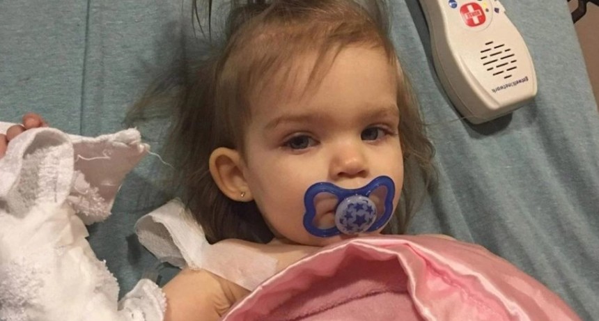 Una mujer se negó a ayudar a una niña con cáncer por ser hija de lesbianas