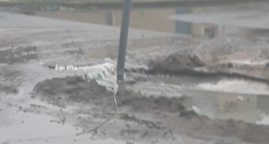 Terrible desborde cloacal en la zona norte