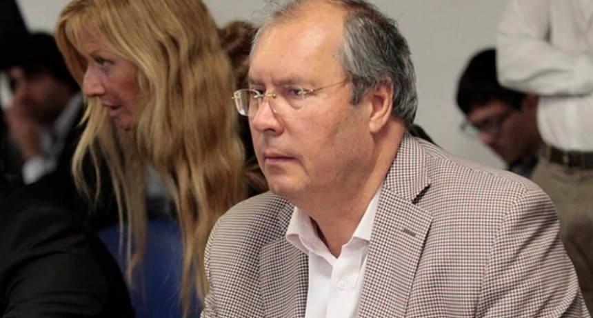 Balearon al diputado nacional Héctor Olivares en la esquina del Congreso y mataron a un hombre que lo acompañaba