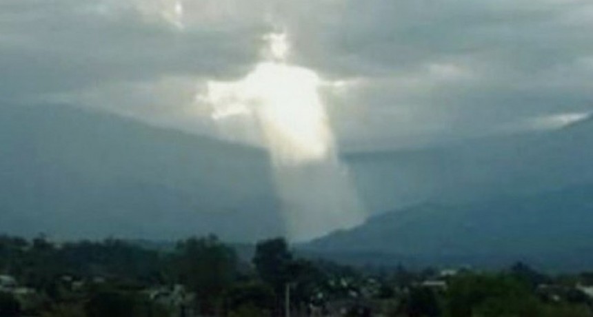 Impactante imagen en Jujuy: aseguran que Jesús apareció en el cielo