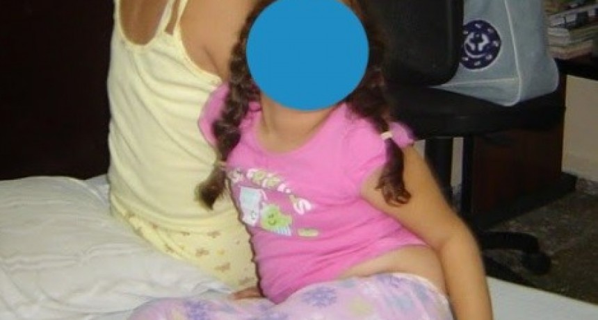 Niño de apenas 12 años VIOLO a su compañerita de 7 años