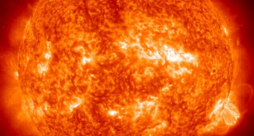 Se acerca una severa tormenta solar y una corriente energética golpeará contra la Tierra