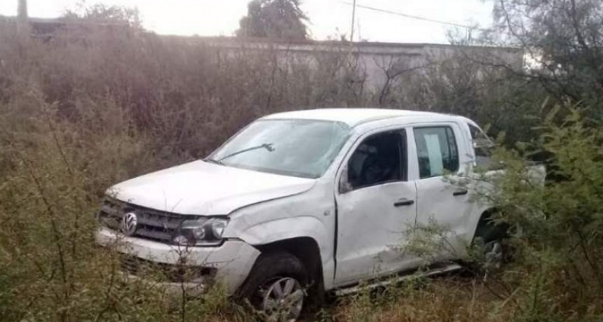 Volcó una camioneta del Ministerio de Trabajo en Huillapima