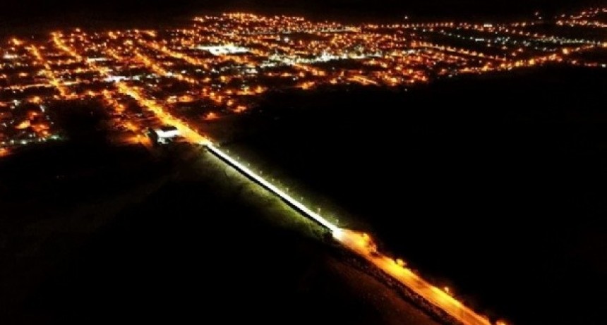 Santa María tiene nuevo sistema led en el puente principal