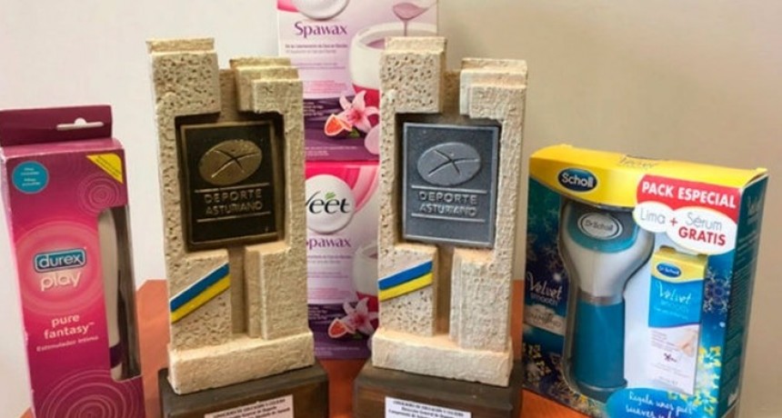 Escándalo en España por el desubicado premio que les entregaron a las ganadoras de un campeonato de squash