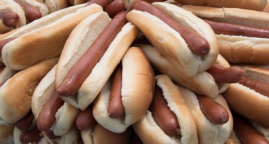 EEUU: Retiraron en tres estados casi mil kilos de carne para hacer hot dogs que podrían contener fragmentos de metal