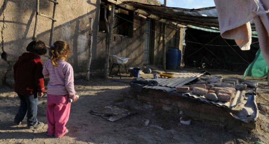 Una familia necesitó casi $30 mil en abril para no ser pobre