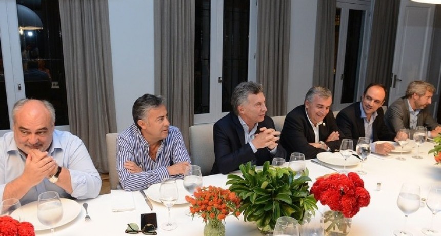 Convención radical: negociaciones de último momento para unificar las tres posiciones en pugna