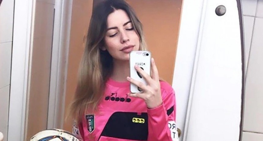 Un jugador se bajó los pantalones frente a la árbitra y la desafió a tener sexo: la reacción del público fue aún peor