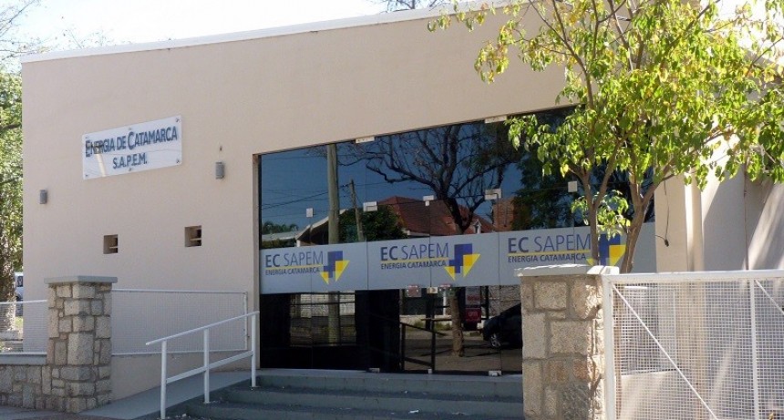 Causó desorden en EC SAPEM, golpeó a una policía y la arrestaron