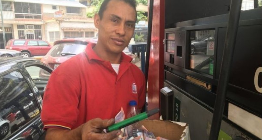 Venezuela: Pagan el combustible con arroz o Harina 