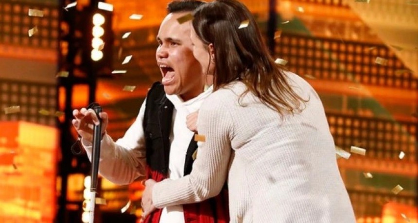 Así fue la asombrosa actuación de un concursante ciego y autista en America's Got Talent que da la vuelta al mundo