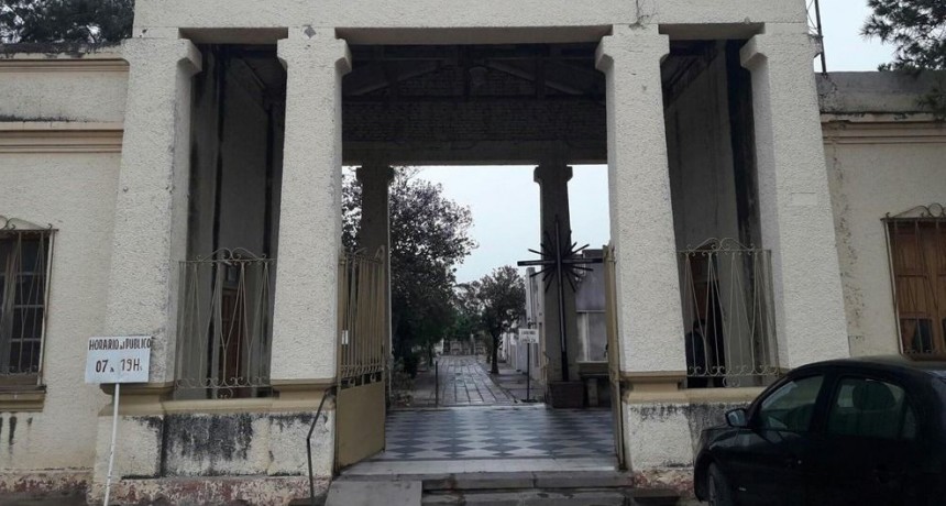 Macabro: rompieron una tumba y se ensañaron con un ataúd