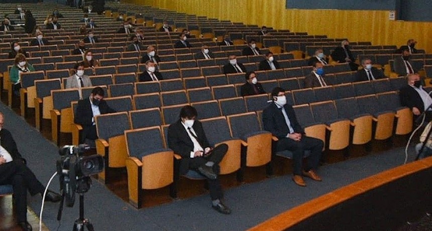 Al iniciar sesiones, Jalil dijo que la pandemia 