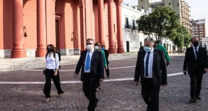 El gobierno crea el ARCA, cambia regalías y modifica la copa municipal, todo por Decreto