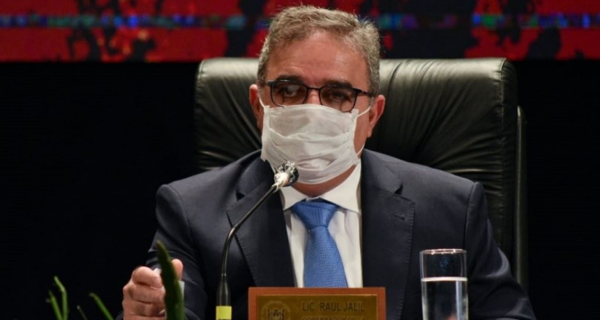 Gremios cuestionan otro de los decretos de Raúl Jalil durante el receso legislativo