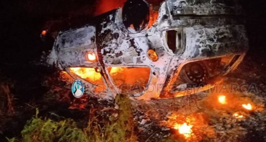 Vuelco e incendio en Huillapima