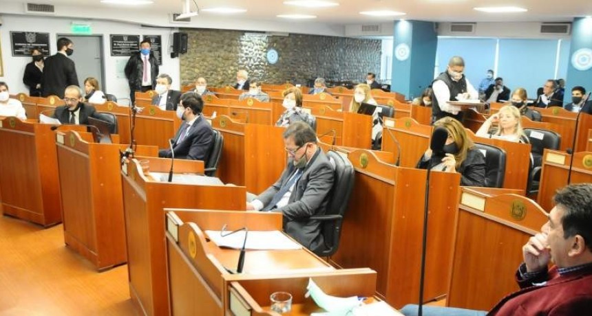 DIPUTADOS: ¿Quienes aprobaron y rechazaron los Decretos de Jalil?