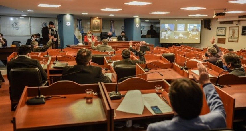 El Senado también ratificó los decretos de Jalil, pero no avanzó con las regalías mineras