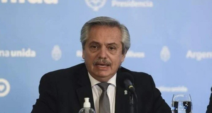 Los llamativos errores en los datos que presentó Fernández al extender el aislamiento