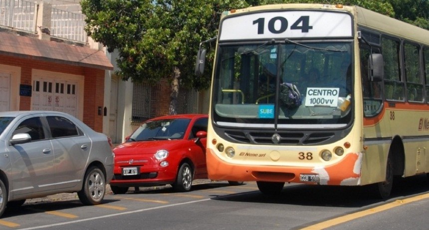 Paro de colectivos: estudian llamar a una movilización