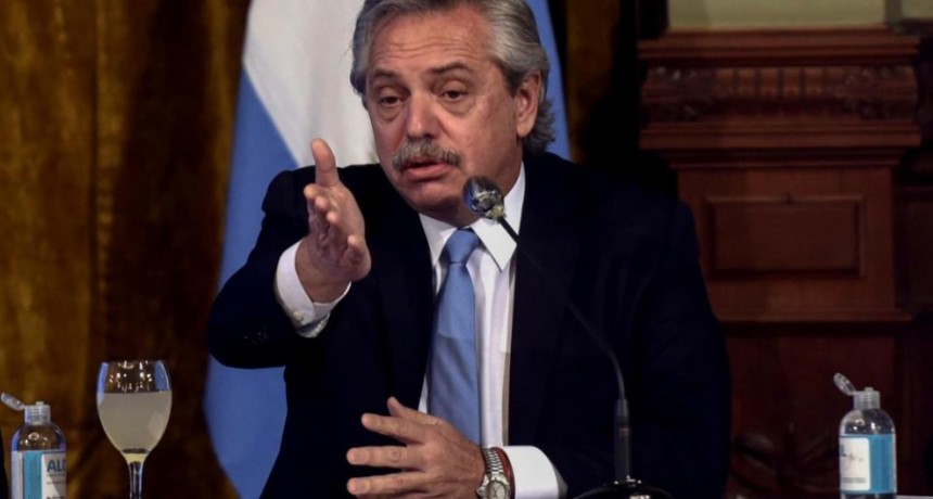 El Gobierno pidió disculpas por los errores en los gráficos de la pandemia