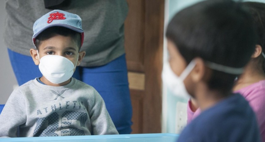 Niños enfrentaron a sus padres en defensa de sus madres y evitaron que las apuñalaran