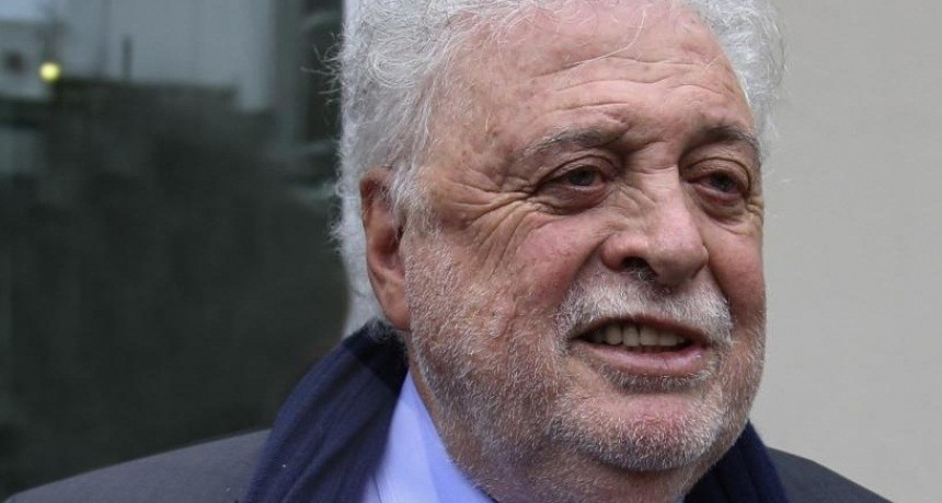 Ginés González García fue internado en una clínica privada y se quedará en observación hasta el jueves