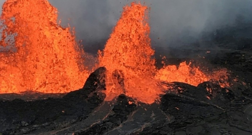 Nuevas evacuaciones en Haw&aacute;i tras avance de r&iacute;os de lava