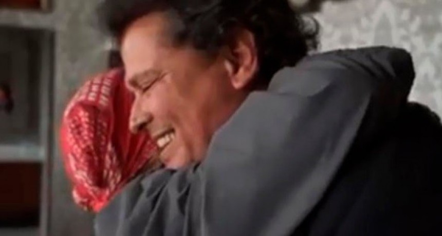VIDEO: Esta fue la sorpresa que le dio Carlos Vives a una mujer que fue quemada por su esposo