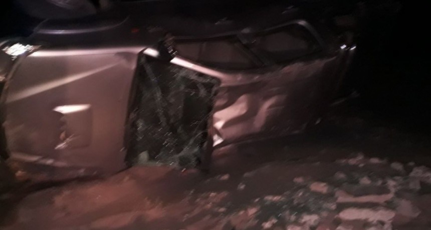 Grave accidente volc&oacute; una camioneta en Fiambal&aacute;