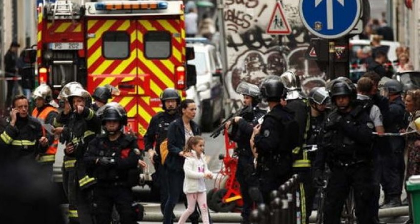 Liberaron a rehenes en Par&iacute;s y detuvieron al secuestrador